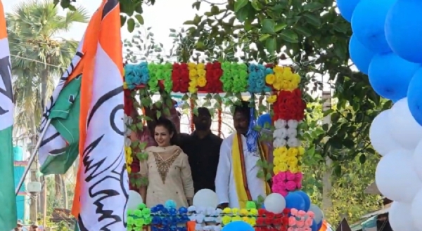 খানাকুলে রোড শোতে কোয়েল মল্লিক খানাকুলে রোড শোতে কোয়েল মল্লিক