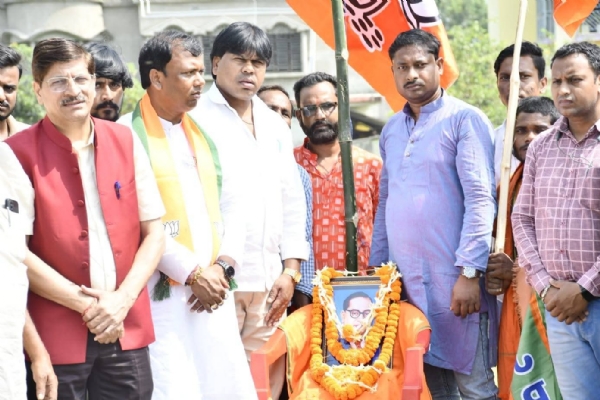 গোঘাট বিজেপির উদ্যোগে আম্বেদকর জন্মদিন পালন গোঘাট বিজেপির উদ্যোগে আম্বেদকর জন্মদিন পালন