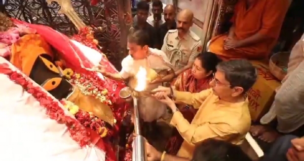 পয়লা বৈশাখে কালীঘাট মন্দিরে পূজার্চনা রাজ্যপাল রবি-র