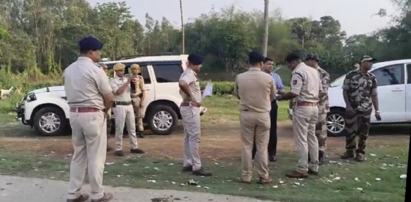 স্পর্শ কাতর এলাকা পরিদর্শনে প্রশাসনিক আধিকারিকরা