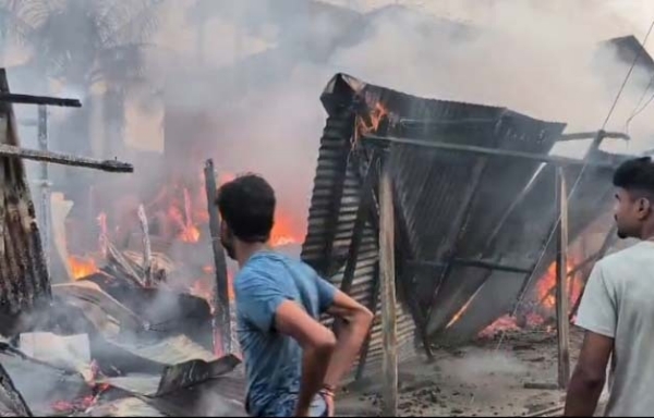 মাইবাঙে বিধ্বংসী অগ্নিকাণ্ড
