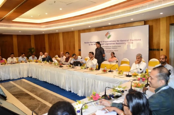 আলিপুর প্রশাসনিক ভবনে ভোটপ্রস্তুতি বৈঠক