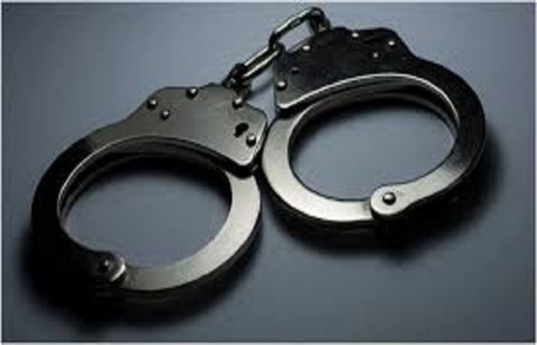 ৪ কেজি মাদকসহ দুই পাচারকারী গ্রেফতার , পলাতক এক