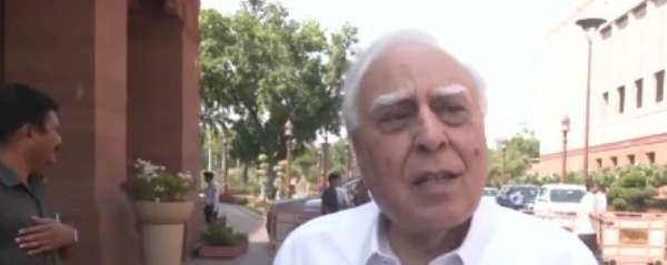 মহিলা সংরক্ষণ বিলকে সমালোচনা কপিল সিব্বলের