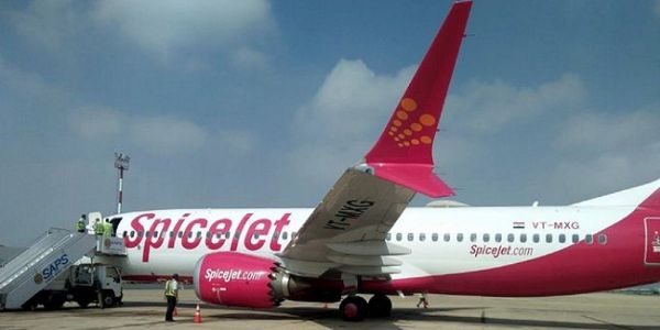 দিল্লি বিমানবন্দরের রানওয়েতে মুখোমুখি দুই বিমান, ক্ষতিগ্রস্ত উভয় উড়ানই