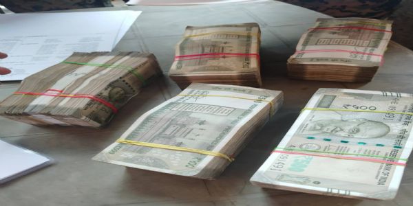 জোকায় নাকা চেকিংয়ে বিপুল নগদ উদ্ধার, চারজন আটক