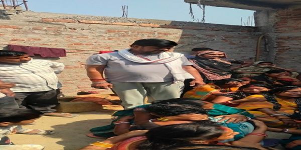 দেওরিয়ায় পারিবারিক কলহের জেরে এক মহিলার মৃত্যুর অভিযোগ