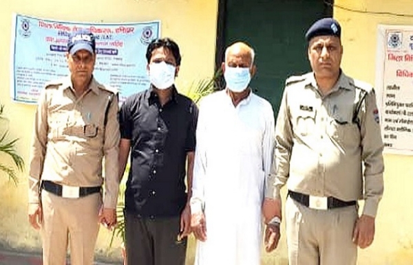 পুলিশি অভিযানে জালে দুই পলাতক পুলিশি অভিযানে জালে দুই পলাতক