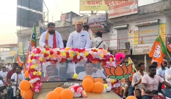 মোটরসাইকেল র্যালিতে বিমান ঘোষের প্রচার