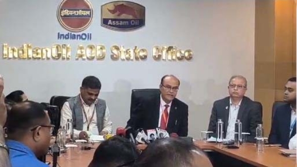 সাংবাদিক সম্মেলনে আইওসিএল-এর এগজিকিউটিভ ডিরেক্টর নীতিন ভাটনাগর