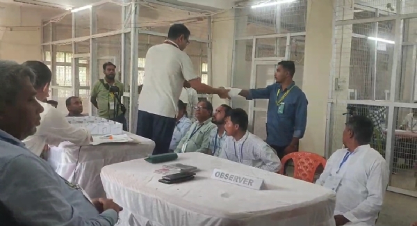 ভোট গণনা চলছে