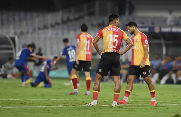 আইএসএল ২০২৫-২৬: সোজবার্গের শেষ মুহূর্তের গোলে ১০ জনের ইস্ট বেঙ্গল বেঙ্গালুরু এফসির সাথে ড্র করে তূতীয় স্থানে উঠে এল