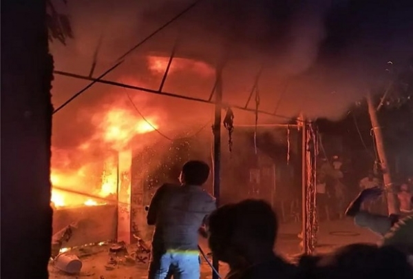 সুপাউলের ইলেক্ট্রনিক্সের দোকানে ভয়াবহ অগ্নিকান্ড, ভস্মীভূত ১৫ লক্ষ টাকার সামগ্রী