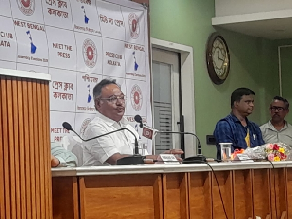 কলকাতা প্রেস ক্লাবে আয়োজিত মিট দ্য প্রেস