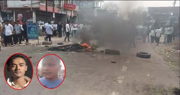 ১৫ নম্বর জাতীয় সড়কে টায়ার জ্বালিয়ে অবরোধ। ইনসেটে নিহত দুই যুবক