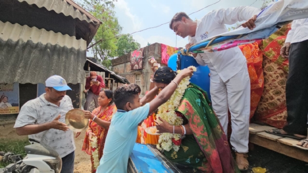 প্রচারে আরামবাগের তৃণমূল প্রার্থী মিতা বাগ