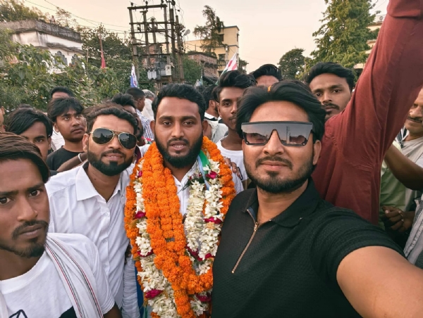 প্রচারে সাদ্দাম হোসেন