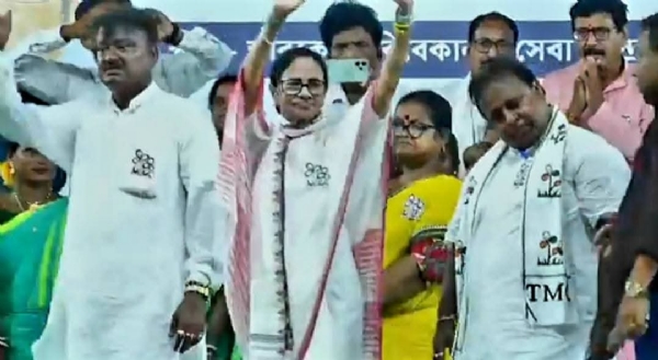 ভোট প্রচারে তারকেশ্বরে মমতা ব্যানার্জি