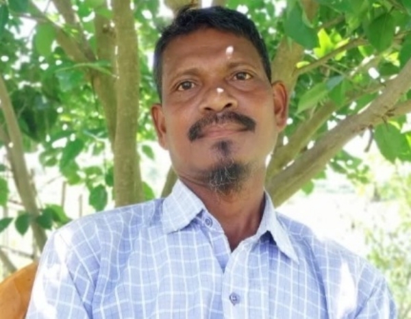 ভোটকর্মী তথা শিক্ষক কৰ্ণেলিয়াস কিন্দো (ফাইল ফটো)