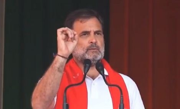 অসমের বোকাজানে নির্বাচনী সমাবেশে রাহুল গান্ধী