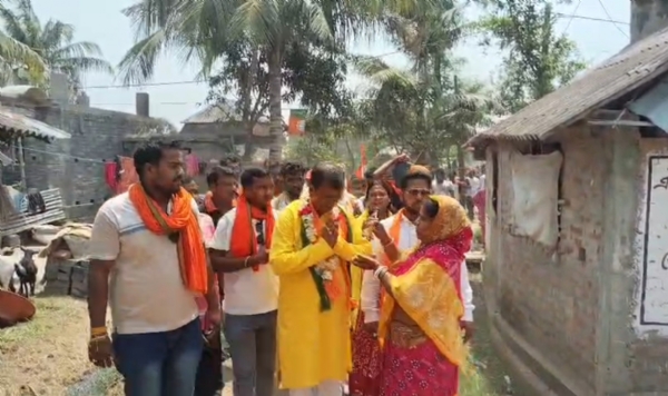 প্রশান্ত দিগাররের প্রচারে মহিলাদের  ভিড়