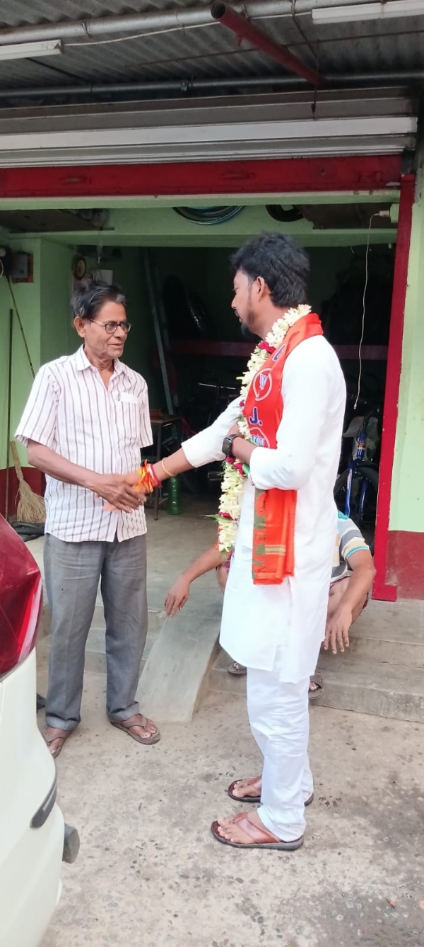 প্রচারে আরামবাগের বিজেপি প্রার্থী হেমন্ত বাগ