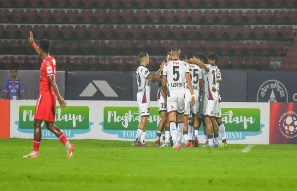 আইএসএল ২০২৫-২৬: গুয়াহাটিতে বৃষ্টিবিঘ্নিত ম্যাচে মোহনবাগান এক গোলে হারালো নর্থইস্ট ইউনাইটেডকে