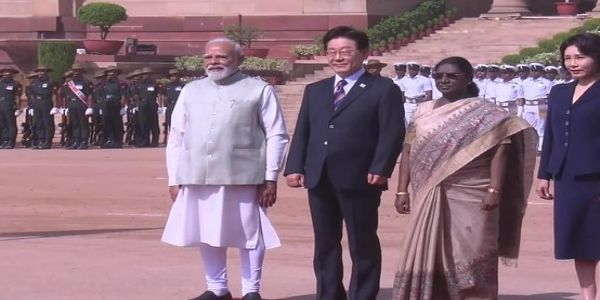 রাষ্ট্রপতি ভবনে দক্ষিণ কোরিয়ার প্রেসিডেন্টকে উষ্ণ অভ্যর্থনা