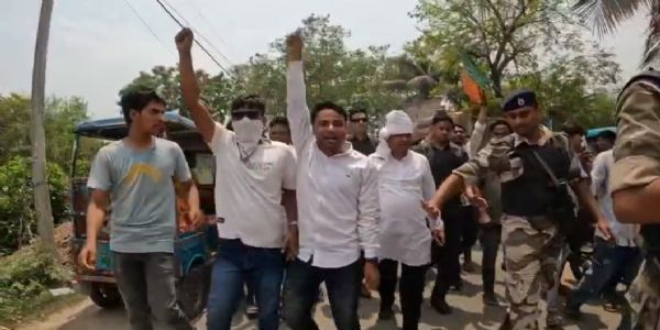 নির্বাচনী প্রচারে বাধা দেওয়ার অভিযোগ, নওদায় পুলিশ ও হুমায়ুন কবীরের অনুগামীদের মধ্যে তীব্র উত্তেজনা