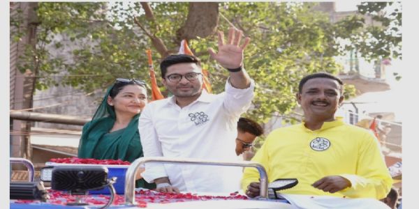 খড়গপুরে জনজোয়ারে অভিষেক, পানীয় জল ও দূষণমুক্ত শহরের বড় প্রতিশ্রুতি