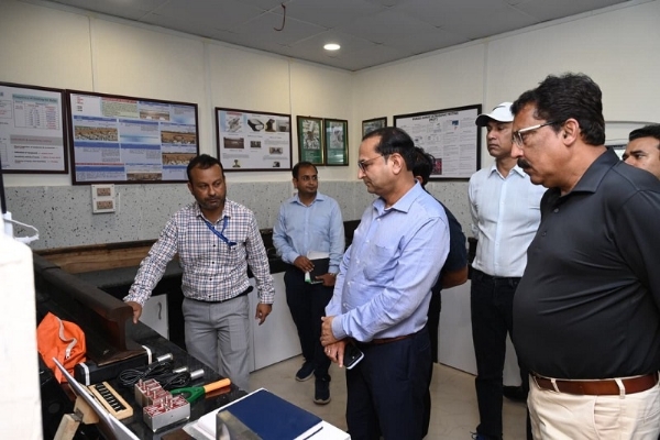 সুরক্ষা এবং পরিকাঠামো পর্যবেক্ষণ এনএফ রেলের জিএম চেতনকুমার শ্রীবাস্তবের