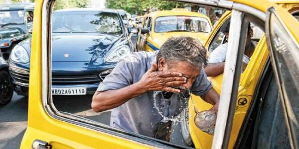 গরমে দুর্বিষহ অবস্থা দক্ষিণবঙ্গে, তাপপ্রবাহেরও পূর্বাভাস