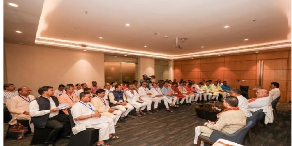 ২৭ এপ্রিল পর্যন্ত কলকাতাই ‘পাখির চোখ’ অমিত শাহের, দ্বিতীয় দফার রণকৌশল সাজাতে রাতভর বৈঠক