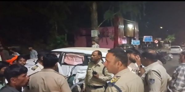 বেপরোয়া গাড়ির ধাক্কায় মর্মান্তিক মৃত্যু ২ যুবকের, গুরুতর আহত ১