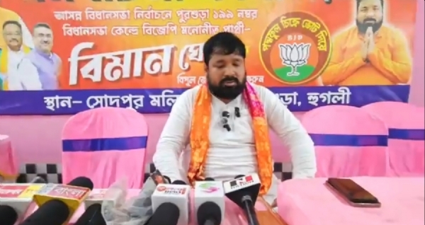 সাংবাদিক সম্মেলনে বিমান ঘোষ