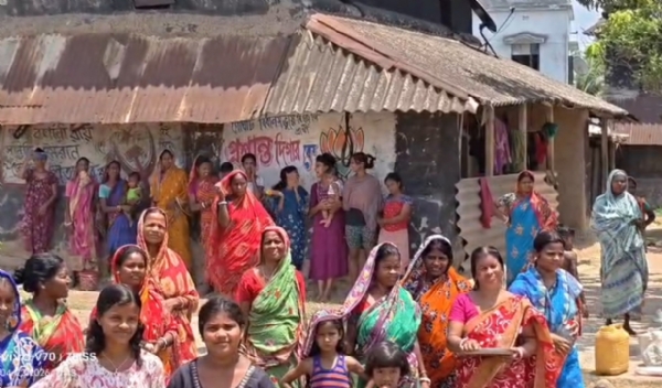 প্রশান্ত দিগারের প্রচারে মহিলাদের ভিড়