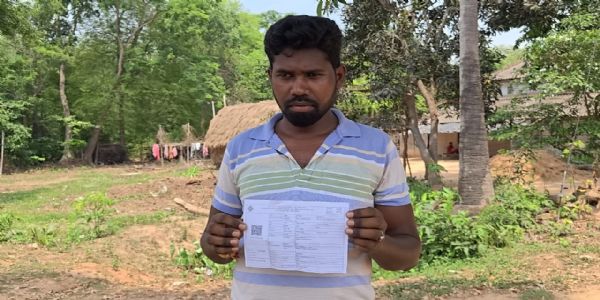 পোস্টাল ব্যালটে আগেই ভোট পড়ার অভিযোগ, বুথে গিয়ে ভোটাধিকার থেকে বঞ্চিত ধানিরাম হাঁসদা