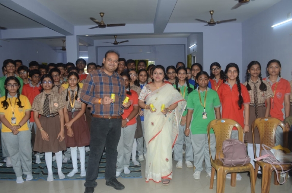 মস্তির পাঠশালা’র নতুন উদ্যোগে ডাবর হাজমোলা