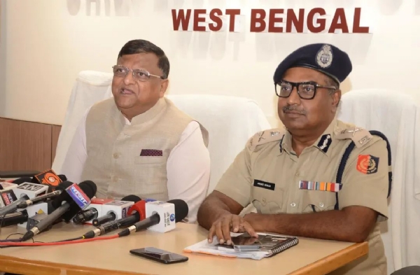 সাংবাদিক সম্মেলনে মুখ্য নির্বাচন আধিকারিকের দফতরে