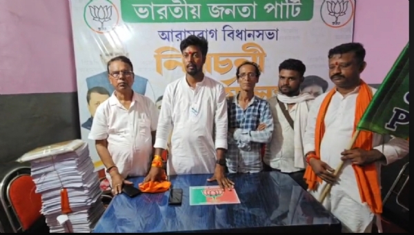 তৃণমূল ছেড়ে বিজেপিতে যোগদান আরামবাগের