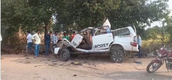 নর্মদাপুরমে গাড়ি ও ট্রলির সংঘর্ষে ভয়াবহ দুর্ঘটনা, মৃত্যু ৫ জনের