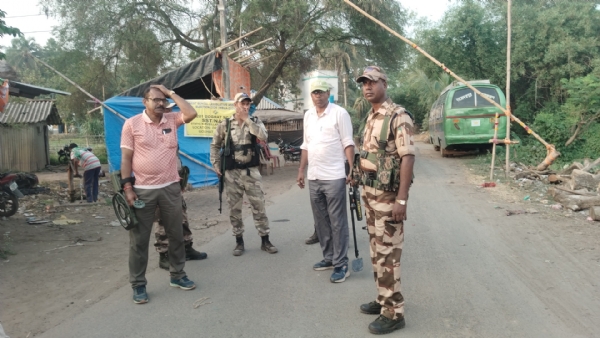 সন্দেহভাজন এলাকায় বোম স্কোয়াডের চেকিং