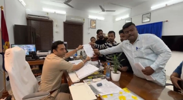 সাংবাদিকদের ডেপুটেশন