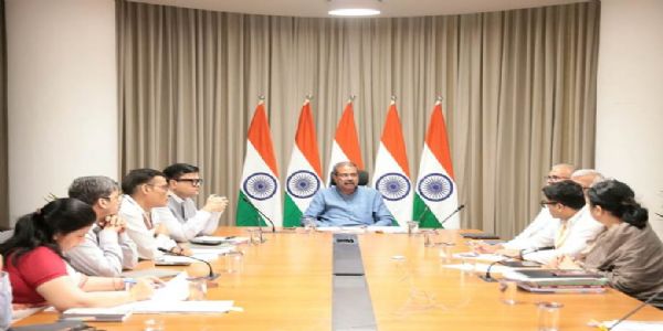 এনসিইআরটি পাঠ্যপুস্তক সরবরাহে জোর, পর্যালোচনায় শিক্ষা মন্ত্রী