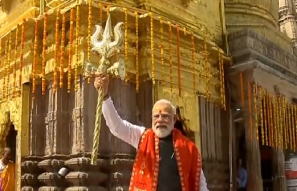 কাশী বিশ্বনাথ মন্দিরে পূজার্চনা প্রধানমন্ত্রী মোদীর