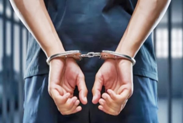 ফিরোজাবাদে পুলিশের তৎপরতায় গ্রেফতার দুই দুষ্কৃতী