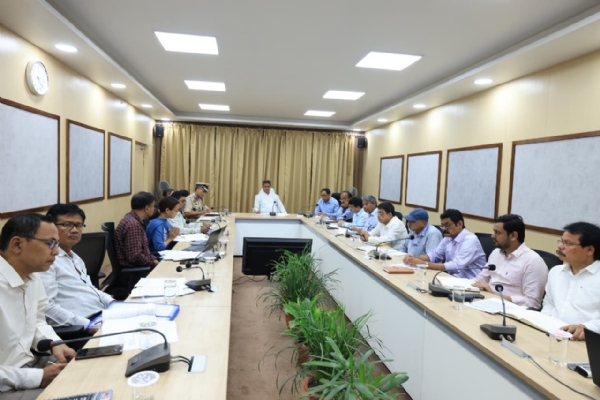 পর্যালোচনা সভা করলেন মুখ্যমন্ত্রী