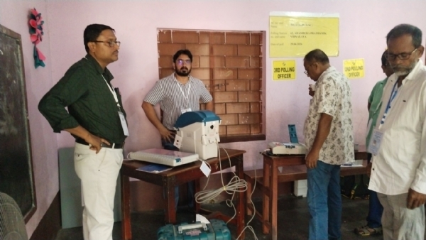 ভোটে যান্ত্রিক ত্রুটি মান্দারানে