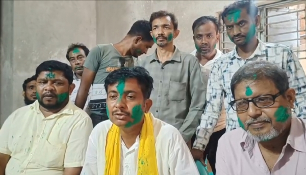 ফলাফলের আগেই বিজয় উৎসব  তৃণমূল প্রার্থী র