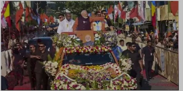 পুদুচেরিতে প্রধানমন্ত্রী মোদীর বর্ণাঢ্য রোড শো, এনডিএ জোটের পক্ষে চাইলেন সমর্থন